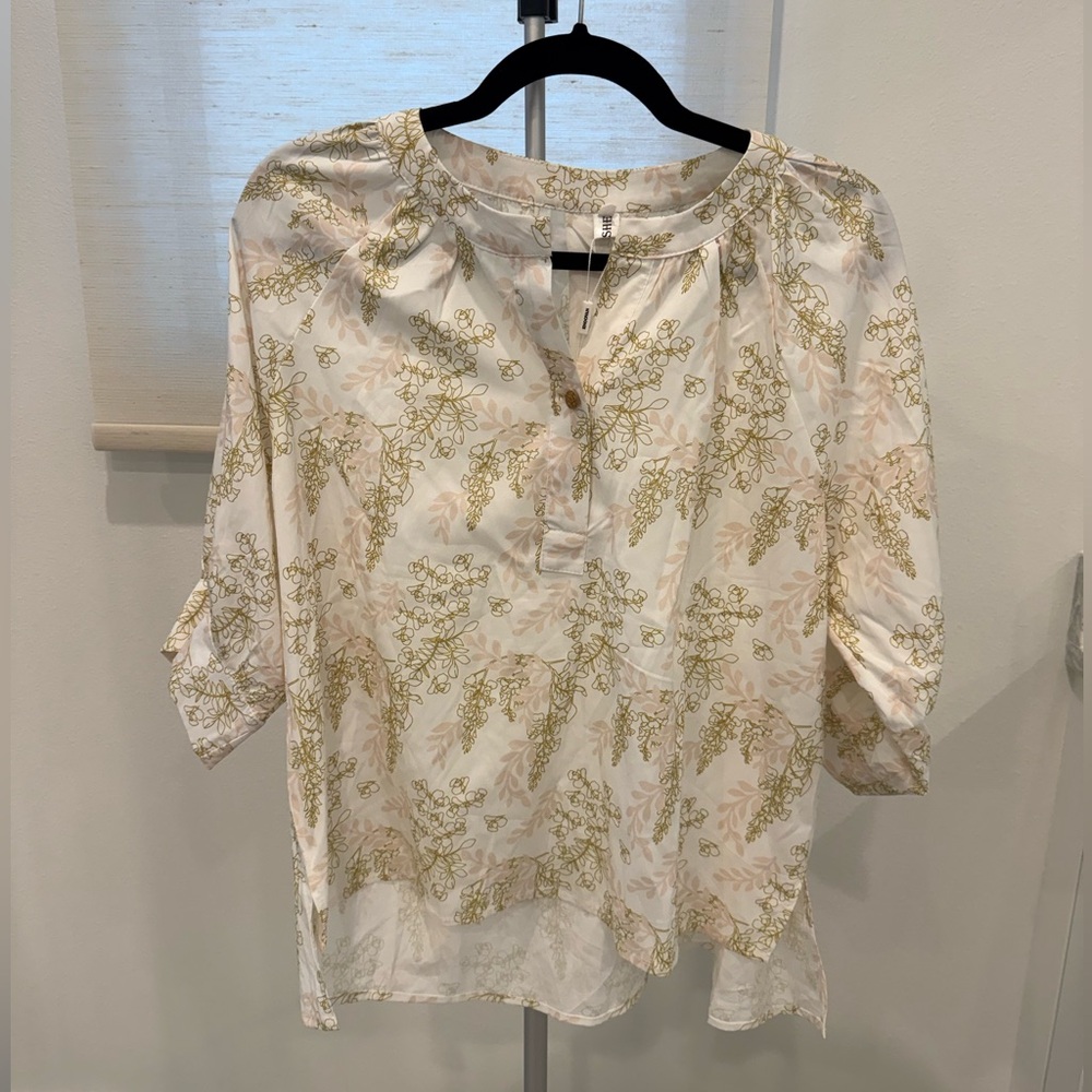 Floral Print Women's Top - Creamy with flower pattern L